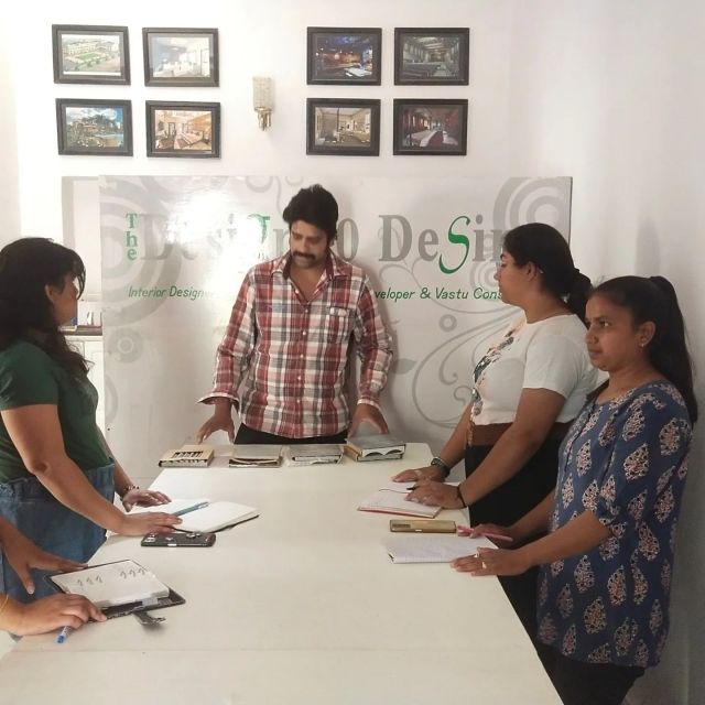 Product demo by Hey Concrete. - Thanks Jai Ji, for taking time out & enhanced all the interior design students of Verve the school of design & vastu, about the new products used for cladding, flooring etc.

It's a regular feature of Verve.

For becoming the ful fledged interior designer, you can join us.

Call 9414343181

 www.vervedesignschool.com